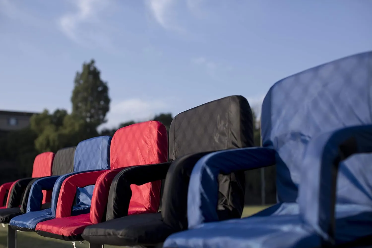 PICNIC TIME Black Dallas Cowboys Ventura Seat Portable Recliner Chair
